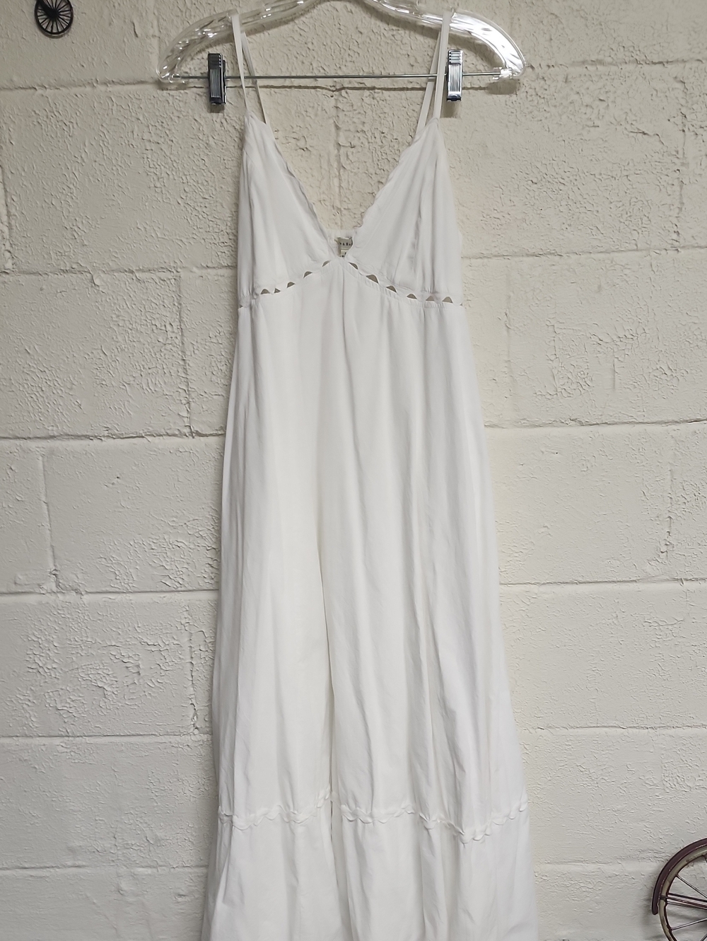 Elegant White Long Dress with Scallop Trim